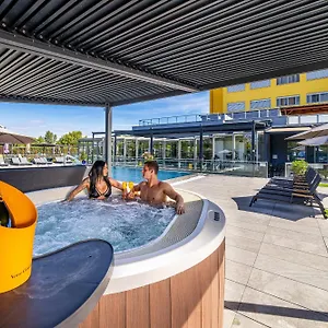 Aura Design & Garden Pool 3* Prag